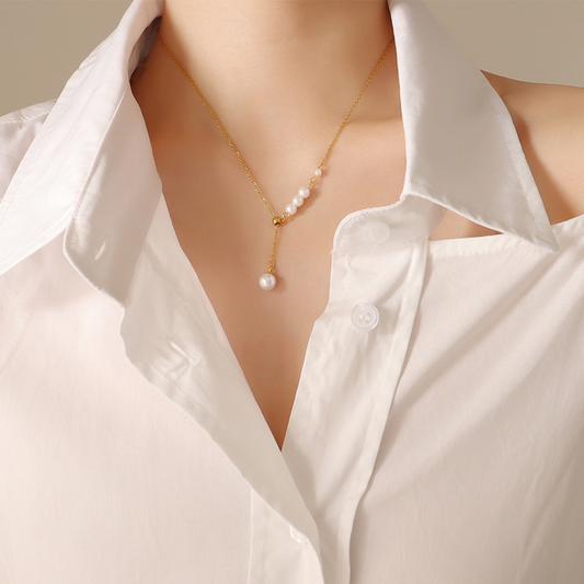 Pendent Pearl Necklace